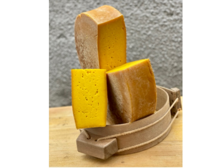 Brânză maturată cu curcuma - Manufactura de Brânză Vid ≅ 250g imagine 1